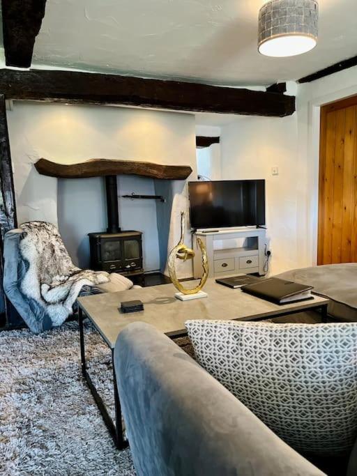 The Old Post Office, Cosy Grade II Listed 2 Bed Apartment Windermere Bagian luar foto